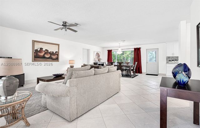 1031 SE 14th Dr, Deerfield Beach, FL 33441