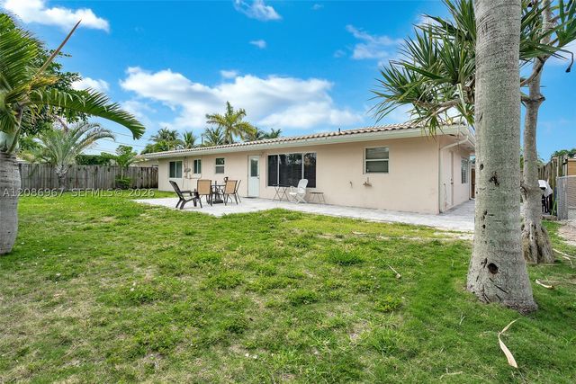 1031 SE 14th Dr, Deerfield Beach, FL 33441