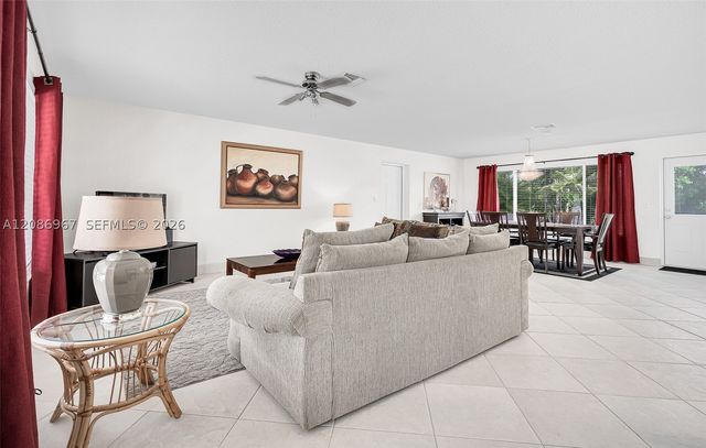 1031 SE 14th Dr, Deerfield Beach, FL 33441