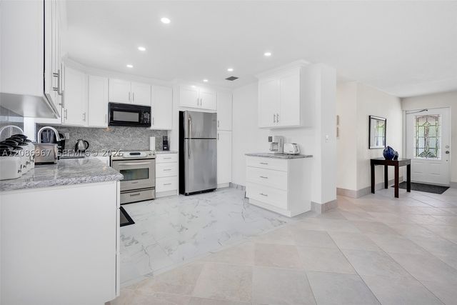 1031 SE 14th Dr, Deerfield Beach, FL 33441
