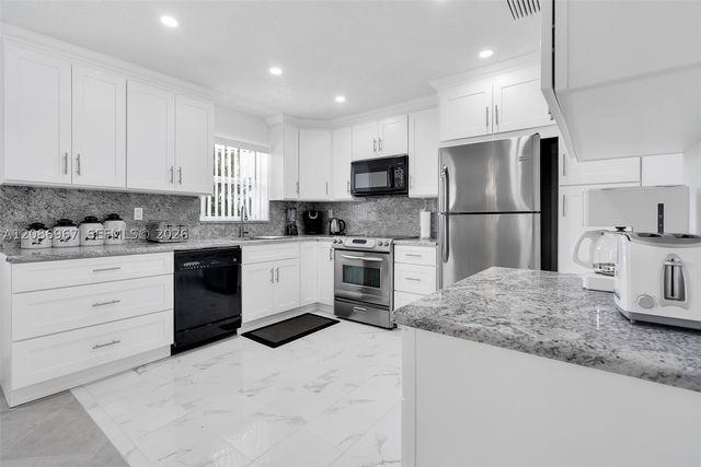 1031 SE 14th Dr, Deerfield Beach, FL 33441