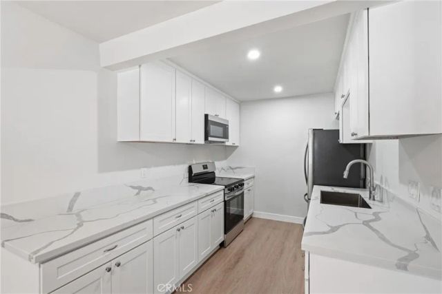 374 S Miraleste 406, San Pedro, CA 90732