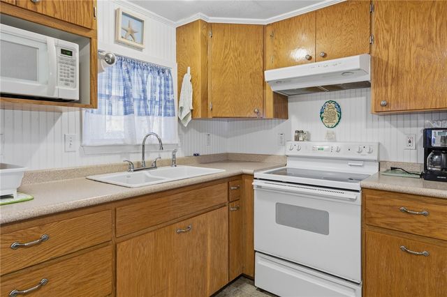 308 Fulton Ave, Rockport, TX 78382