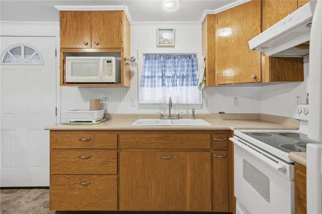 308 Fulton Ave, Rockport, TX 78382