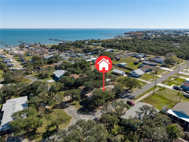 308 Fulton Ave, Rockport, TX 78382