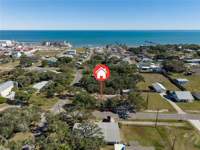 308 Fulton Ave, Rockport, TX 78382