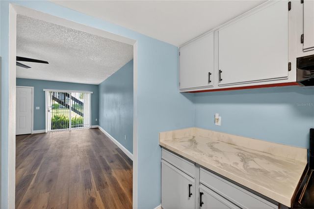 4205 S. SEMORAN BLVD 11, Orlando, FL 32822