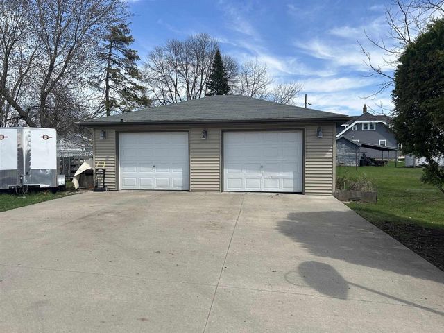 637 STATE STREET, Menasha, WI 54952