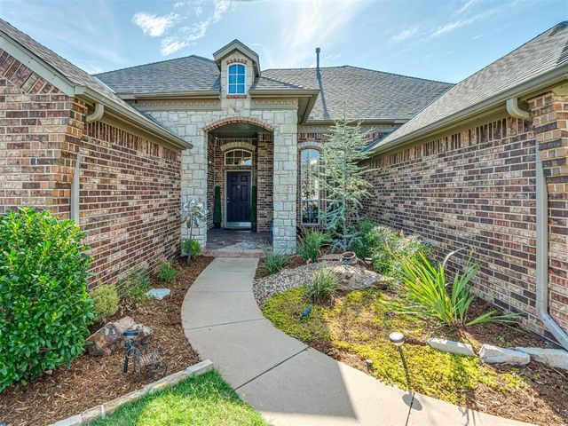 17008 Platinum Lane, Edmond, OK 73012