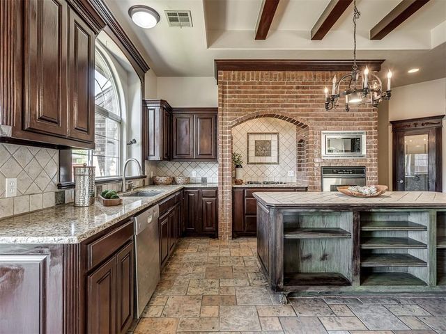 17008 Platinum Lane, Edmond, OK 73012