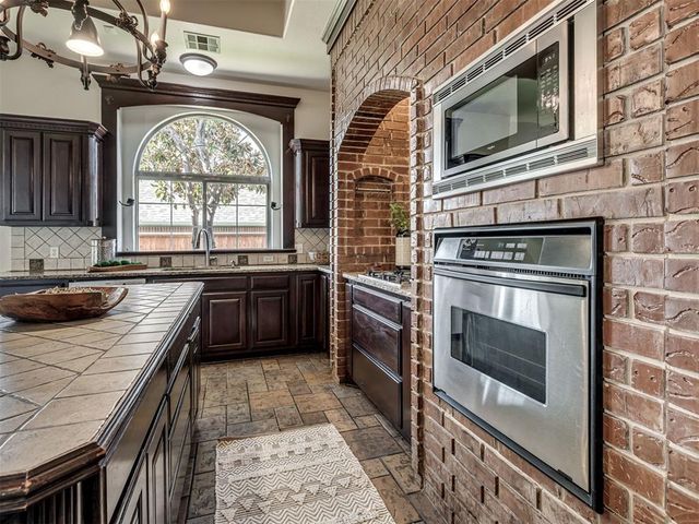 17008 Platinum Lane, Edmond, OK 73012