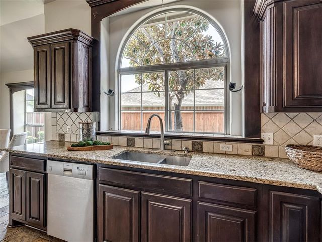 17008 Platinum Lane, Edmond, OK 73012