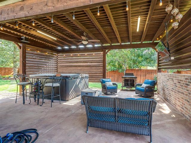 17008 Platinum Lane, Edmond, OK 73012