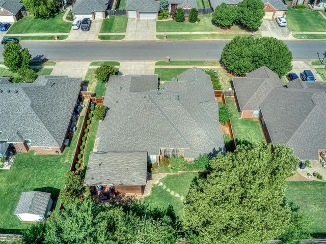 17008 Platinum Lane, Edmond, OK 73012