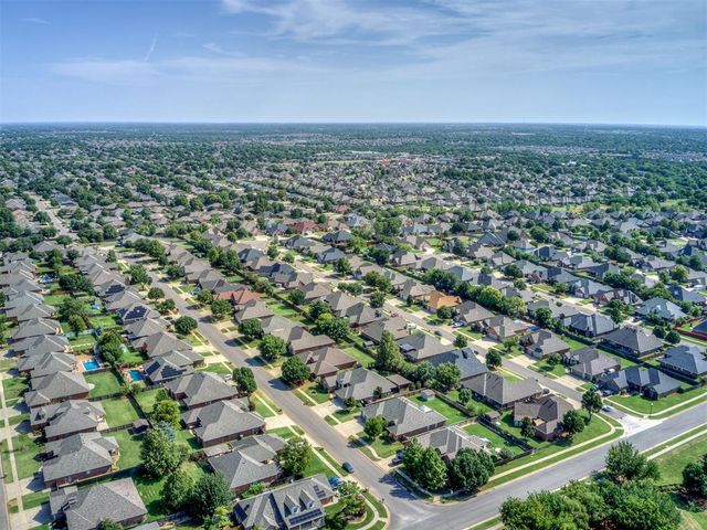 17008 Platinum Lane, Edmond, OK 73012