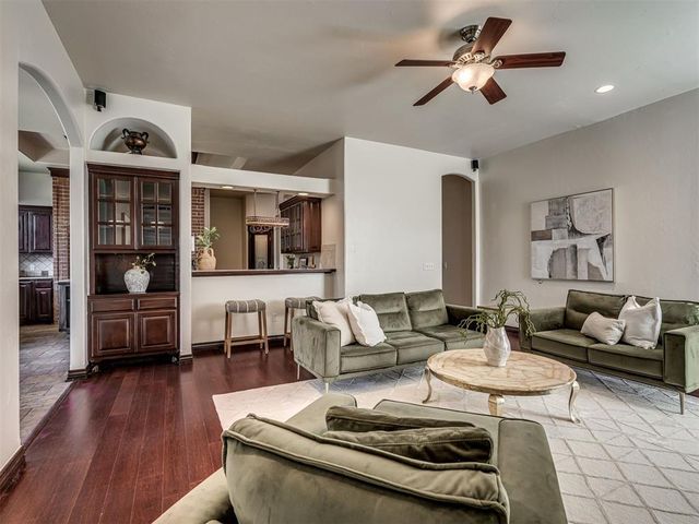 17008 Platinum Lane, Edmond, OK 73012