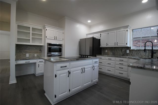 705 N Aster Avenue, Broken Arrow, OK 74012