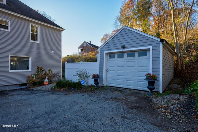 12 The Mall Street, Amsterdam, NY 12010