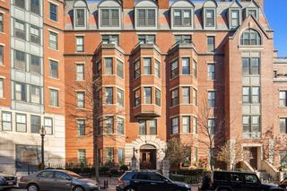 75 Clarendon St 201, Boston, MA 02116