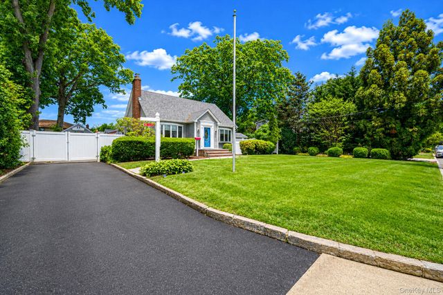 1905 Park Avenue, East Meadow, NY 11554
