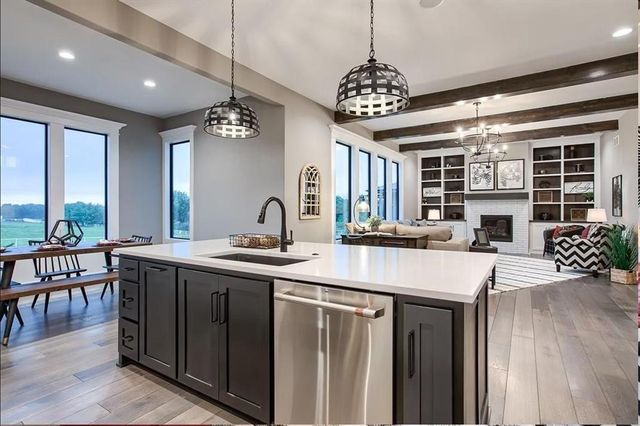 18629 Mohawk Lane, Overland Park, KS 66085