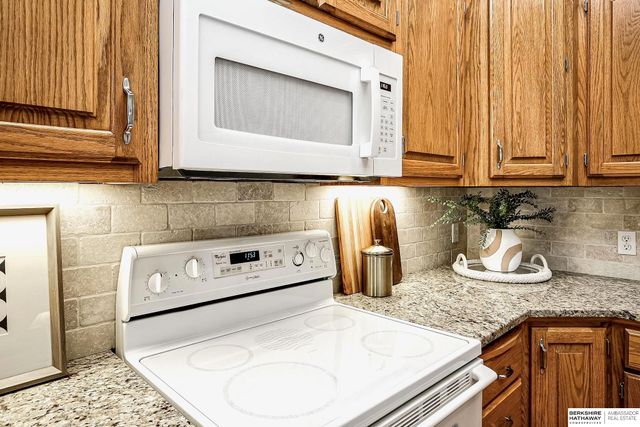 5602 N 163rd Street, Omaha, NE 68116