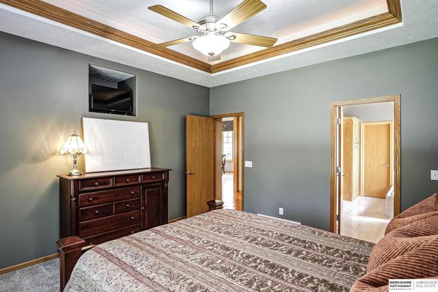 5602 N 163rd Street, Omaha, NE 68116