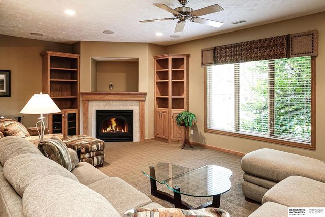 5602 N 163rd Street, Omaha, NE 68116