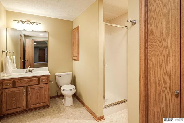 5602 N 163rd Street, Omaha, NE 68116