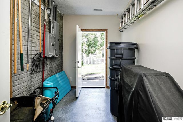 5602 N 163rd Street, Omaha, NE 68116