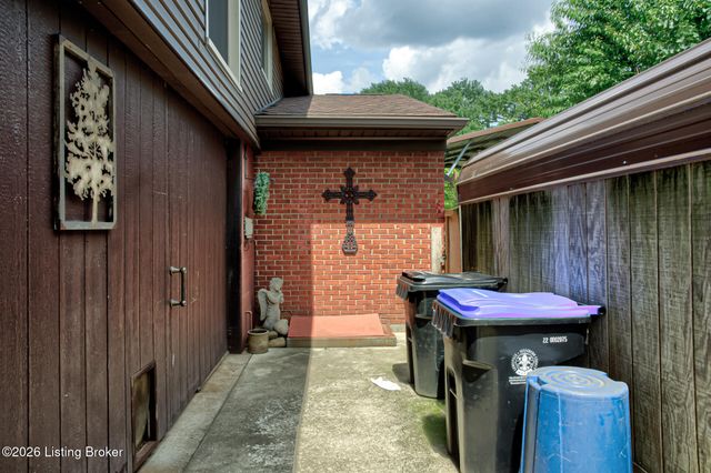 2826 Brookdale Ave, Louisville, KY 40220