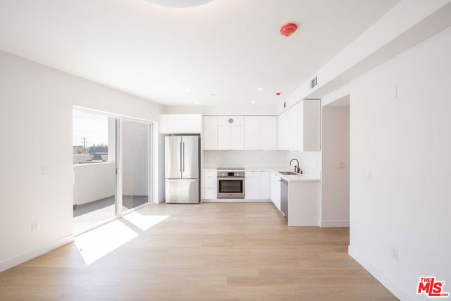 1130 N Orange Drive 403, Los Angeles, CA 90038