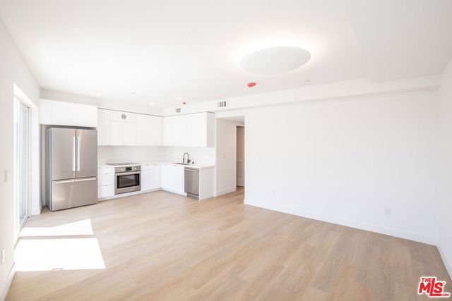 1130 N Orange Drive 403, Los Angeles, CA 90038