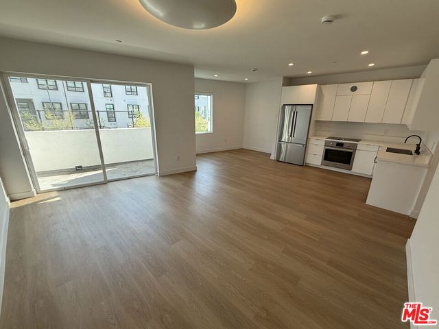 1130 N Orange Drive 403, Los Angeles, CA 90038