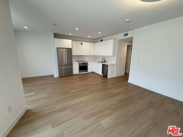 1130 N Orange Drive 403, Los Angeles, CA 90038