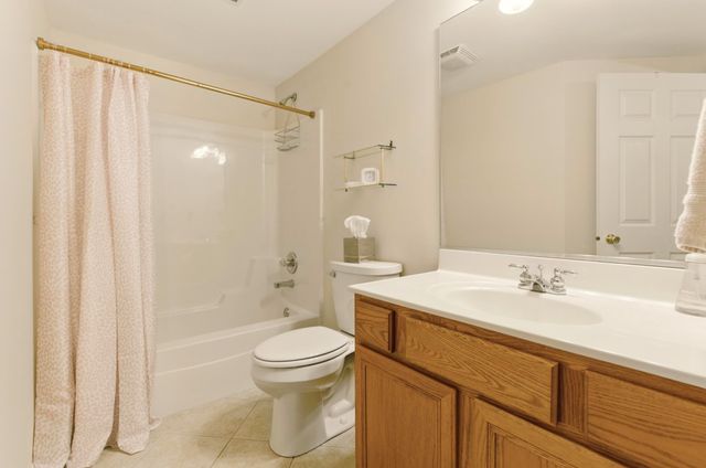 8445 Manor Avenue 103, Munster, IN 46321