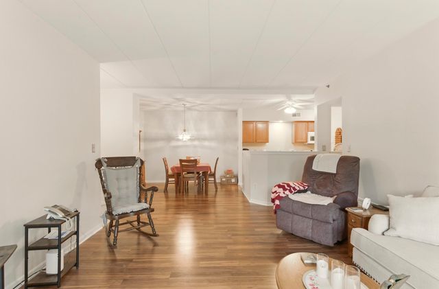 8445 Manor Avenue 103, Munster, IN 46321