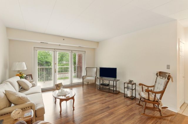 8445 Manor Avenue 103, Munster, IN 46321