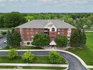 8445 Manor Avenue 103, Munster, IN 46321