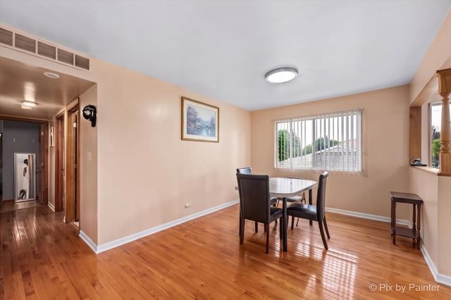 401 Longford Drive, Elgin, IL 60120