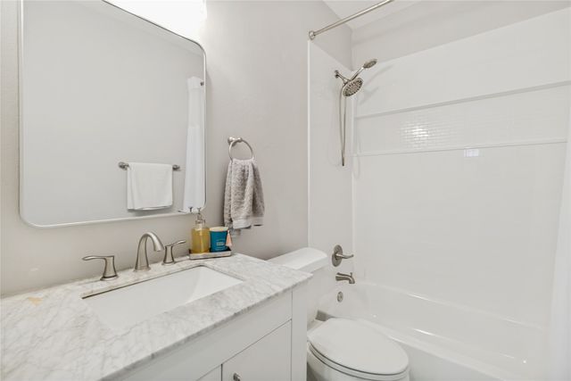 1023 Mount Auburn Avenue, Dallas, TX 75223
