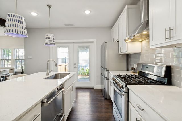 1023 Mount Auburn Avenue, Dallas, TX 75223