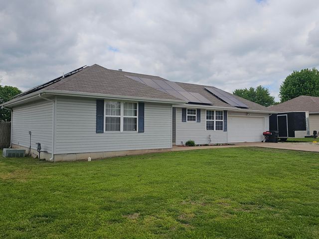211 Arrowhead Road, Willard, MO 65781