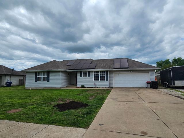 211 Arrowhead Road, Willard, MO 65781