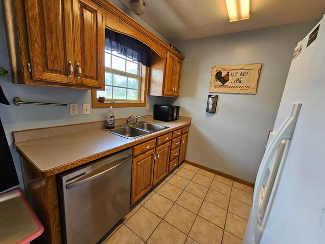 211 Arrowhead Road, Willard, MO 65781