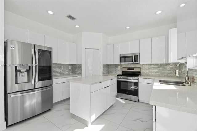 15786 SW 141st St 15786, Miami, FL 33196