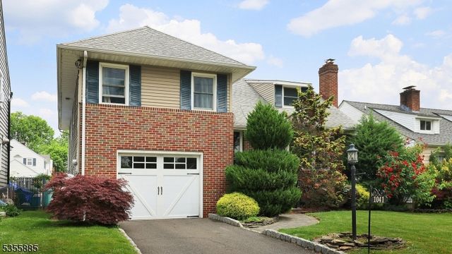 1041 Gallopinghill Rd, Elizabeth City, NJ 07208