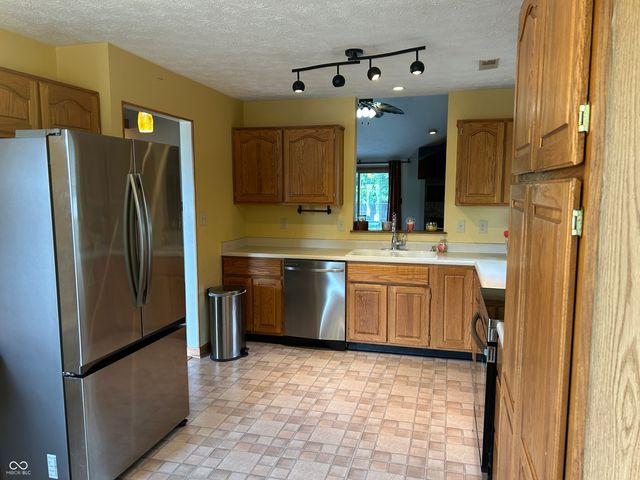 1950 Winfield Park Drive, Greenfield, IN 46140