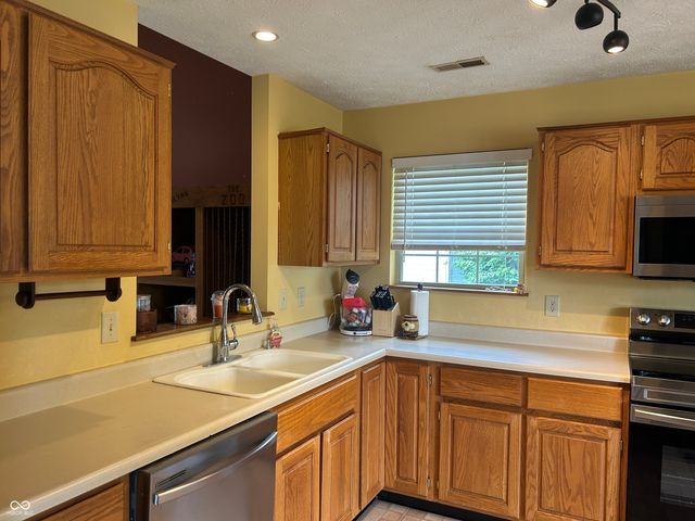 1950 Winfield Park Drive, Greenfield, IN 46140