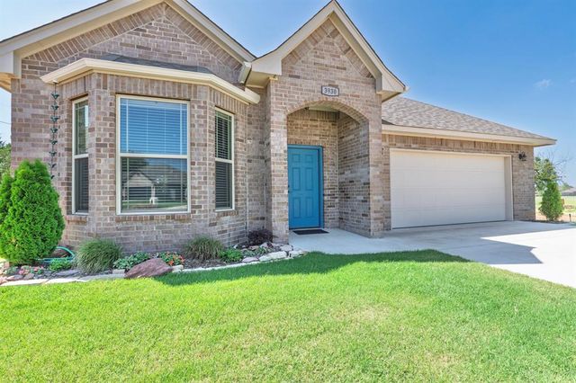 3930 Maple Grove Avenue, Shawnee, OK 74804
